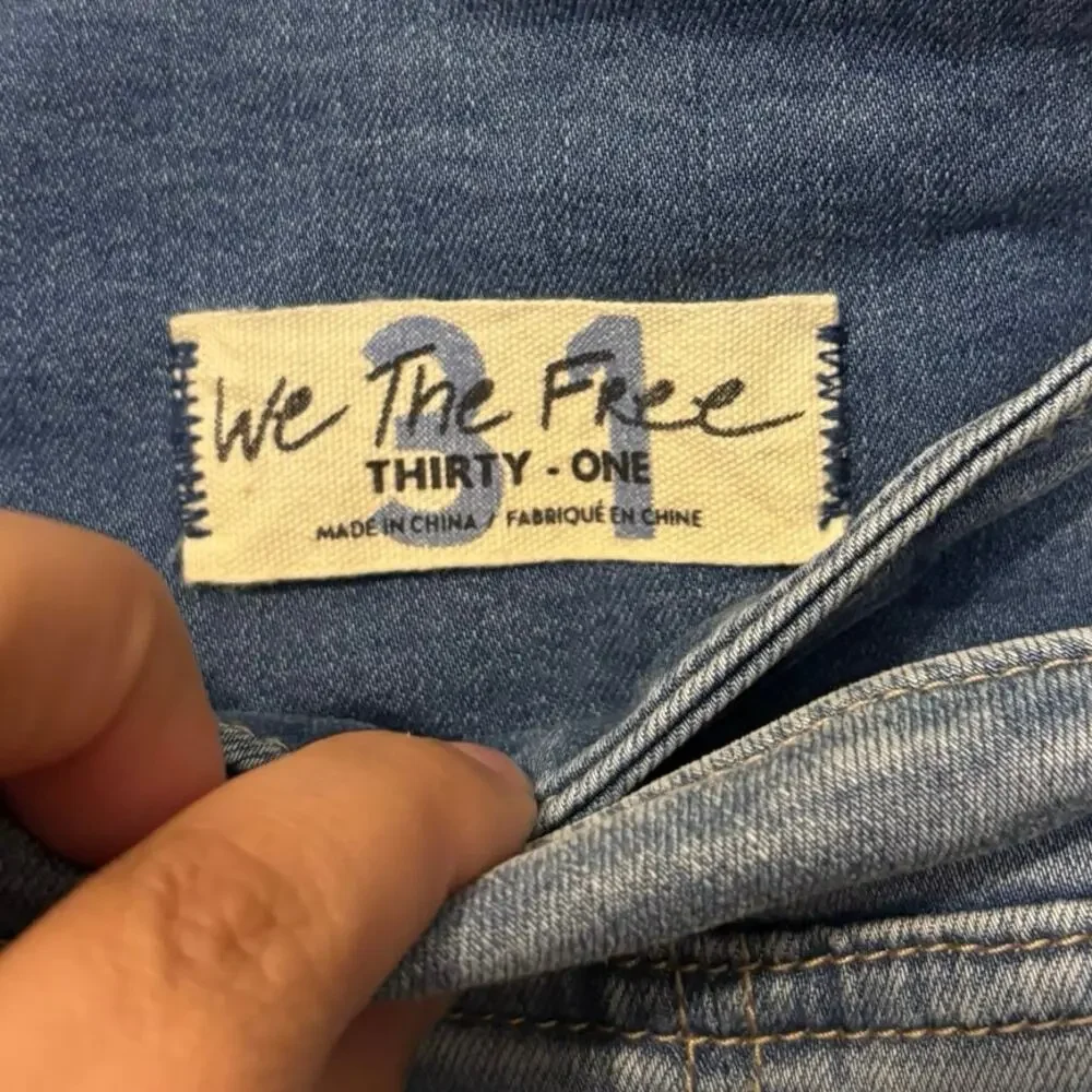 We The Free FP Blue Denim Pull On Venice Flare Jeans Size Large 31